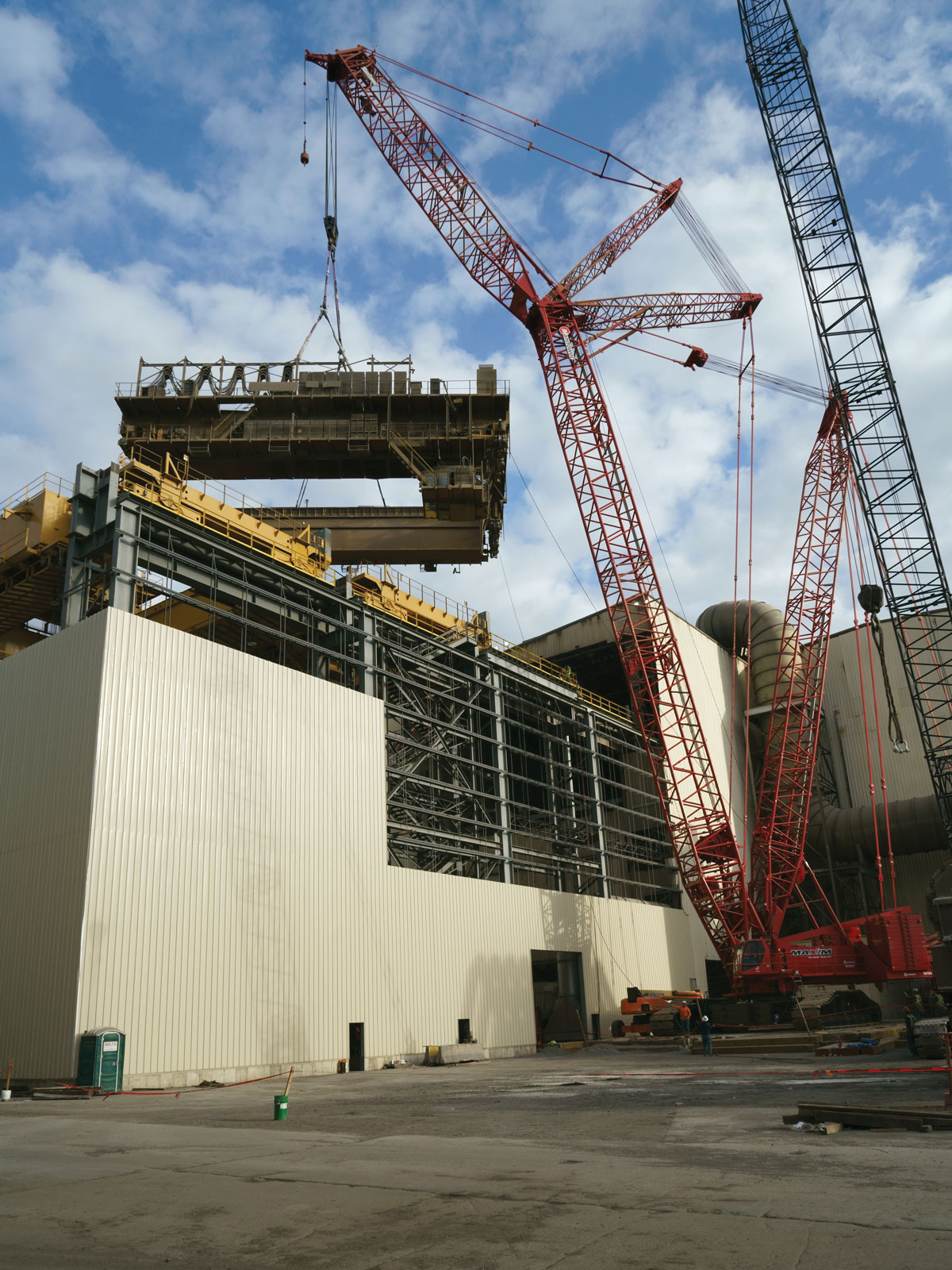 Custom Plasma® synthetic rope sling solution reduced rigging time from an estimated 20 hours to just 5 hours during this 1 day project, which was 6–8 months in planning.