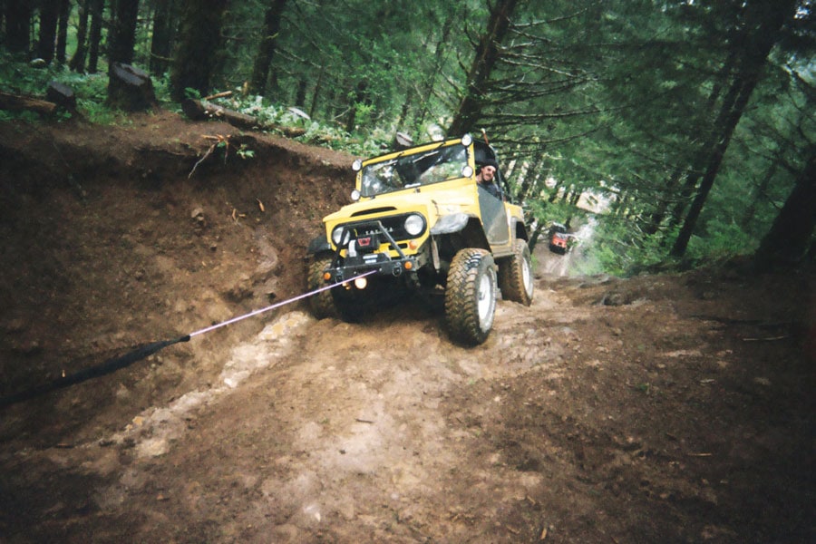 Plasma® rope towing off-road vehicle